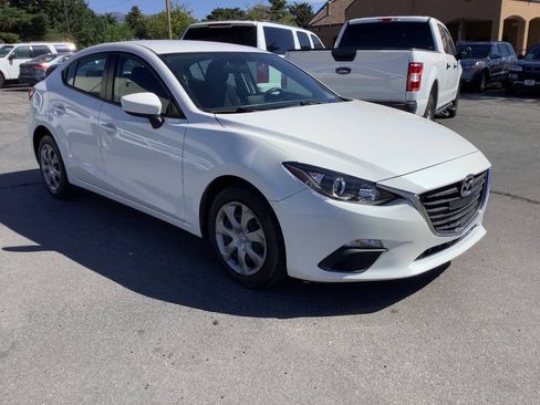 Used 2016 MAZDA MAZDA3 i Sport FWD image 7