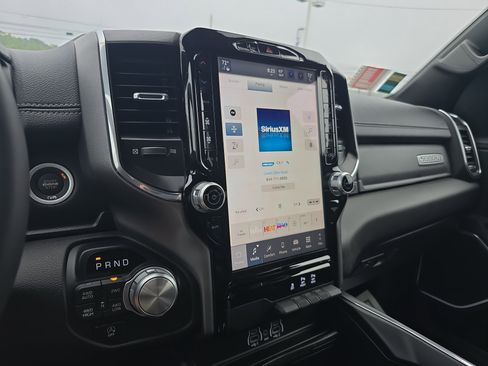 Used 2025 RAM 1500 Laramie image 25