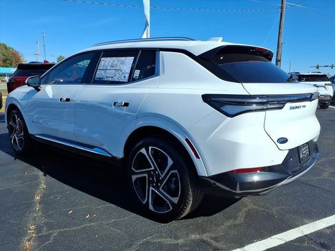 New 2026 Chevrolet Equinox EV LT image 5