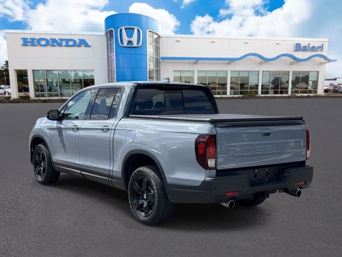 Used 2025 Honda Ridgeline Black Edition image 3
