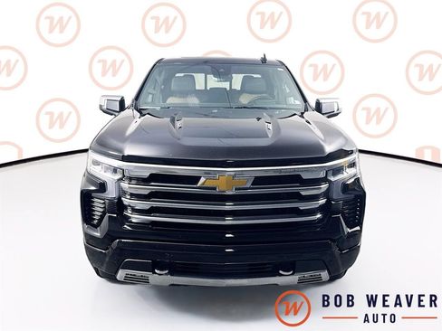 Used 2025 Chevrolet Silverado 1500 High Country w/ Technology Package AWD/4WD image 2