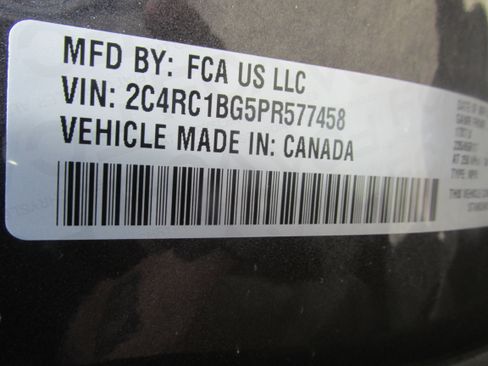 Used 2023 Chrysler Pacifica Touring-L FWD image 47