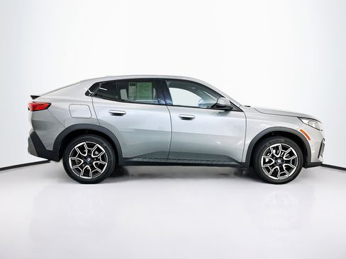 Used 2025 BMW X2 xDrive28i image 10