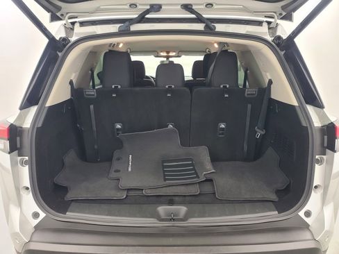 Used 2025 Nissan Pathfinder SV AWD/4WD image 17