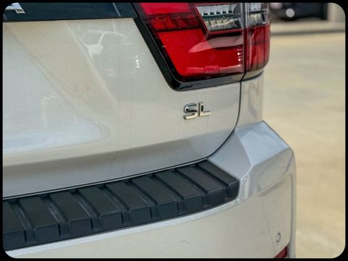 Used 2024 Nissan Armada SL w/ Captain's Chairs Package image 13