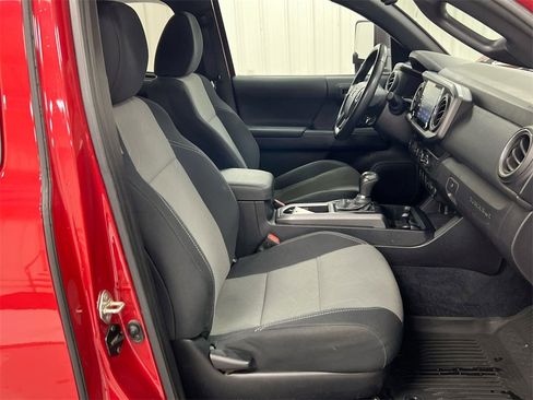 Used 2020 Toyota Tacoma TRD Off-Road image 21