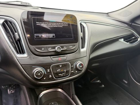 Used 2017 Chevrolet Malibu LT w/ Leather Package image 12