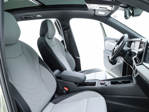 New 2026 Volkswagen Tiguan SE R-Line AWD/4WD image 75
