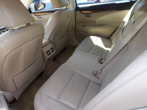 Used 2013 Lexus ES 300h w/ Luxury Pkg FWD image 10