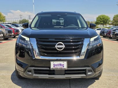 Certified 2025 Nissan Pathfinder SV