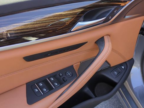 Certified 2023 BMW 530e xDrive w/ Premium Package AWD/4WD image 15