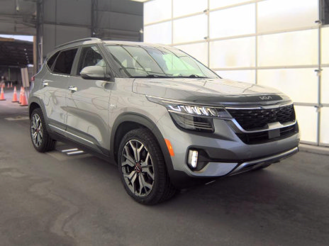 Used 2022 Kia Seltos SX w/ Sunroof Package AWD/4WD image 3