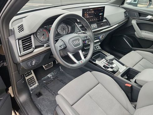 Used 2022 Audi SQ5 Premium w/ Convenience Package image 4