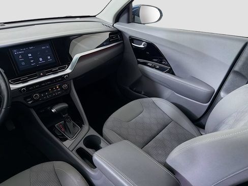 Used 2022 Kia Niro LXS FWD image 25
