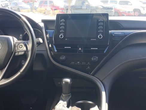 Used 2021 Toyota Camry SE w/ Cold Weather Package image 23