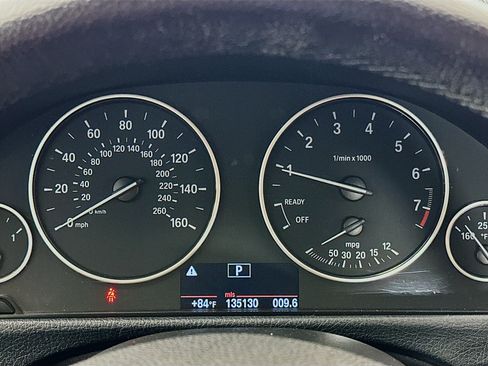 Used 2013 BMW 320i Sedan RWD image 18