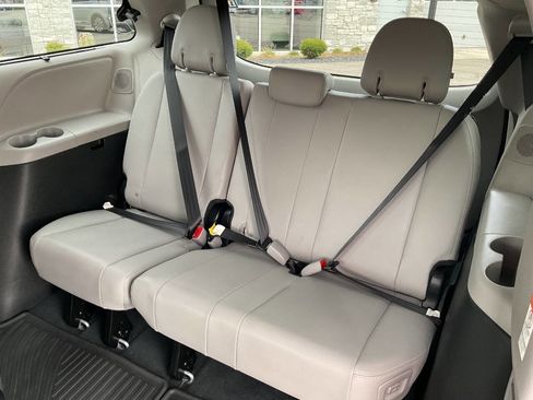 Used 2020 Toyota Sienna Limited Premium w/ Protection Package FWD image 39