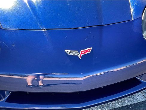 Used 2007 Chevrolet Corvette Coupe w/ Performance Package RWD image 18