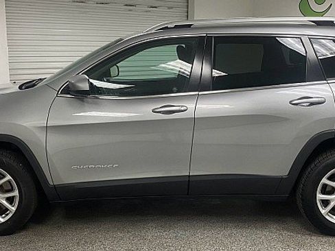 Used 2014 Jeep Cherokee Latitude image 8