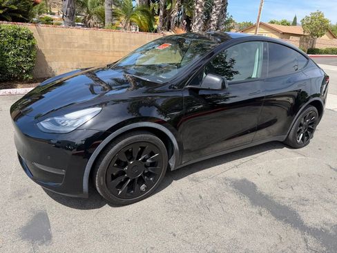 Used 2021 Tesla Model Y Long Range AWD/4WD image 6