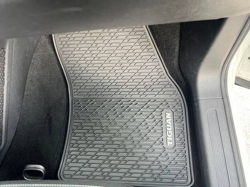Used 2022 Volkswagen Tiguan S FWD image 12