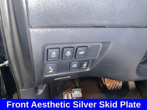 Used 2020 Nissan Pathfinder SL image 28