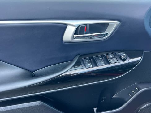 Used 2018 Toyota Mirai FWD image 12