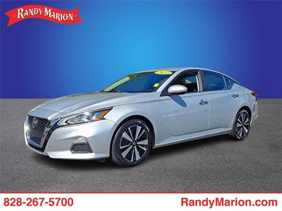 Used 2022 Nissan Altima 2.5 SV