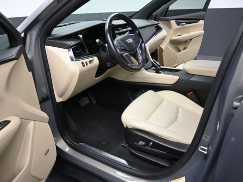 Used 2019 Cadillac XT5 AWD image 20