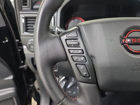 Used 2023 Nissan Titan PRO-4X w/ Pro-4x Convenience Package AWD/4WD image 17