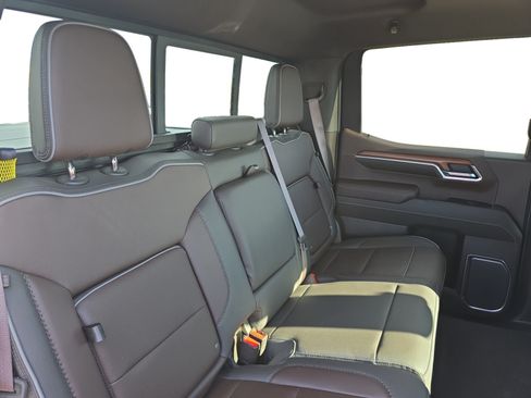 Used 2022 GMC Sierra 1500 Denali w/ Technology Package AWD/4WD image 18