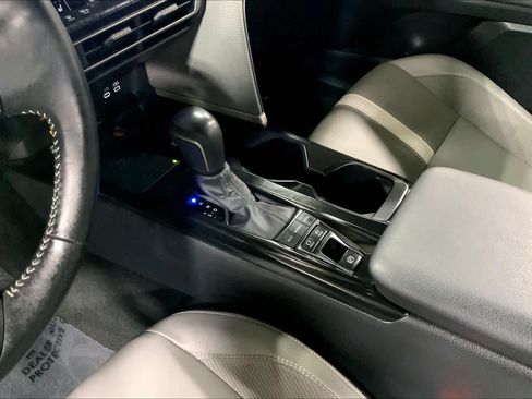 Used 2025 Toyota Camry SE w/ Convenience Package AWD/4WD image 17