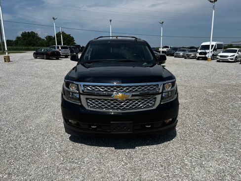 Used 2019 Chevrolet Suburban LT w/ LT Signature Package AWD/4WD image 8