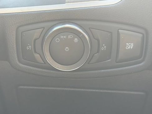 Used 2024 Ford Edge SEL AWD/4WD image 30