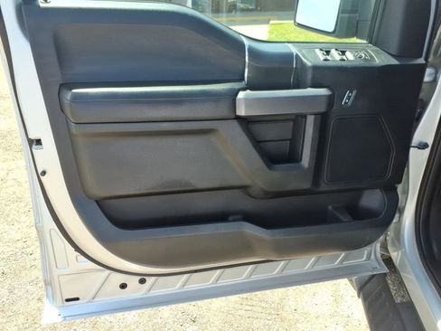 Used 2019 Ford F150 XLT w/ Equipment Group 302A Luxury AWD/4WD image 13