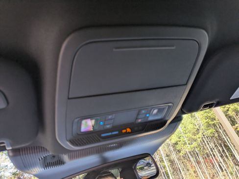 New 2026 Ford Explorer ST-Line w/ ST-Line Street Pack image 24