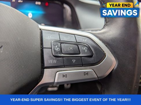 Used 2025 Volkswagen Atlas Cross Sport SEL Premium R-Line image 34