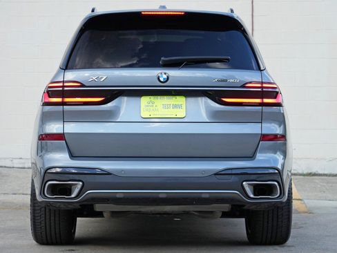 Used 2023 BMW X7 xDrive40i w/ M Sport Package AWD/4WD image 11