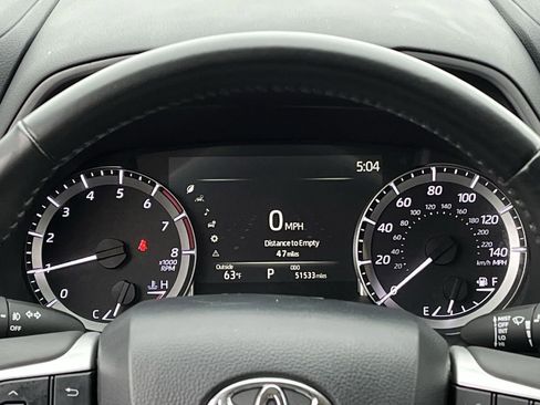 Used 2024 Toyota Highlander XLE FWD image 13