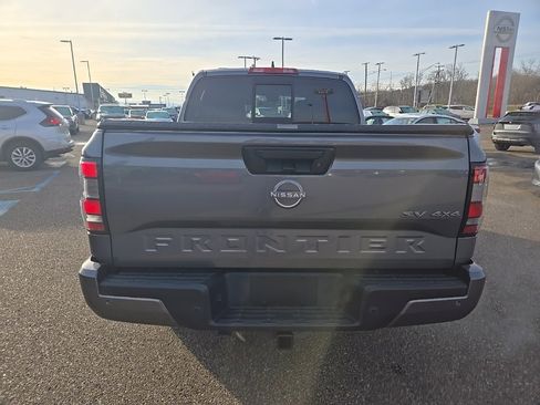 Used 2022 Nissan Frontier SV w/ Technology Package image 5