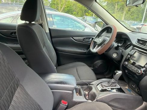 Used 2020 Nissan Rogue S FWD image 9