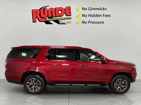 Used 2023 Chevrolet Suburban Z71 w/ Luxury Package AWD/4WD image 7