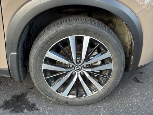 Used 2024 Nissan Pathfinder Platinum image 31