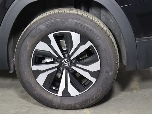 Used 2026 Volkswagen Atlas SE FWD image 33