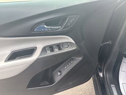 Used 2018 Chevrolet Equinox Premier FWD image 12