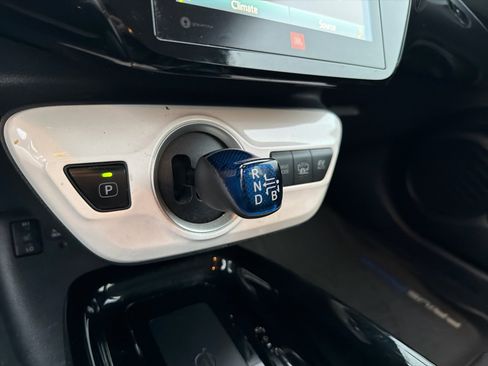 Used 2018 Toyota Prius Prime Advanced image 23