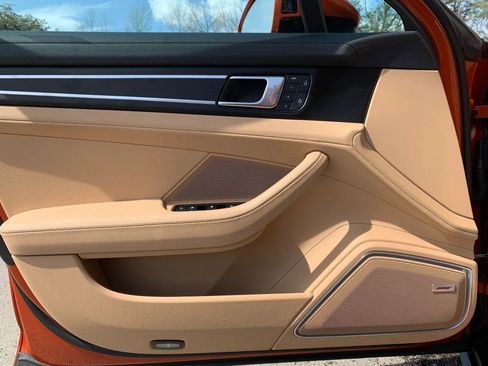 Used 2023 Porsche Panamera image 17