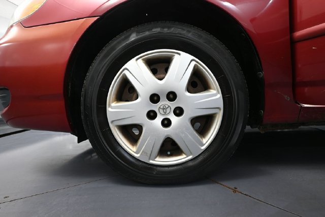 Used 2005 Toyota Corolla LE w/ Audio Value Pkg FWD image 12