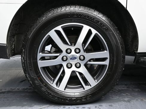 Used 2024 Ford Expedition Max Limited image 14