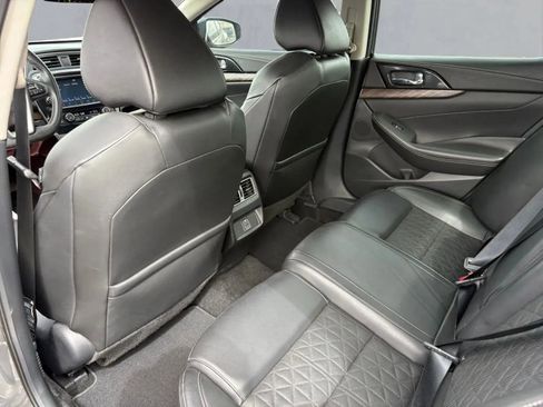 Used 2018 Nissan Maxima Platinum image 15
